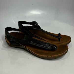 Bearpaw sandals black size 8